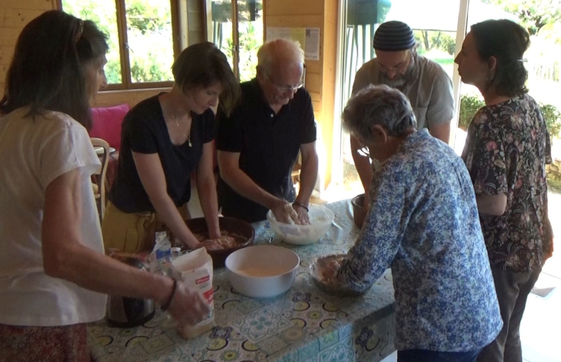 Préparation du pain de Shabbat